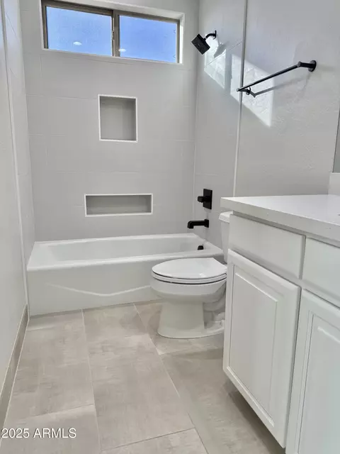 3957 Expedition Way, Phoenix, AZ 85050 photo 32