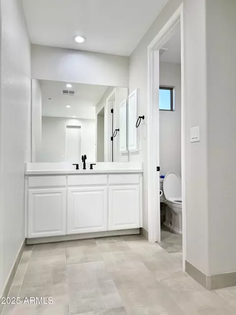 3957 Expedition Way, Phoenix, AZ 85050 photo 28