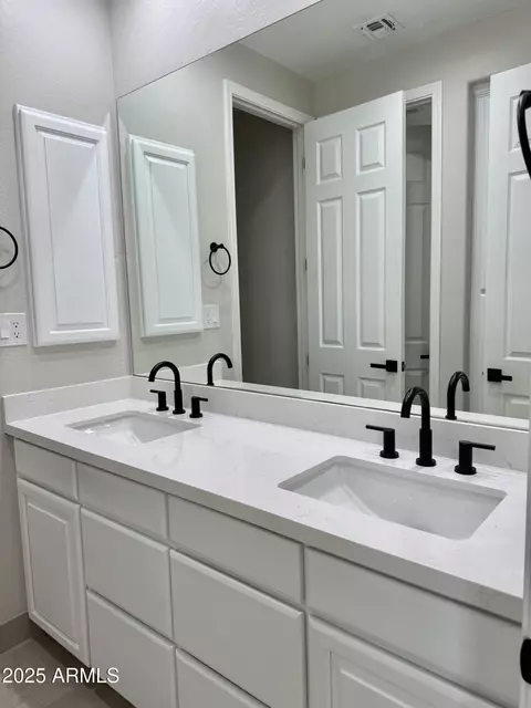 3957 Expedition Way, Phoenix, AZ 85050 photo 35