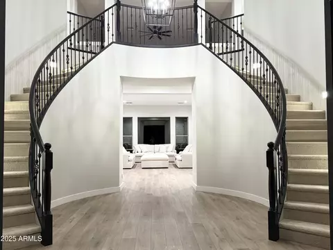 3957 Expedition Way, Phoenix, AZ 85050 photo 4