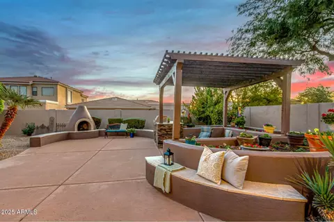 Exterior - 4811 E Patrick Ln, Phoenix, AZ 85054 photo 4 of 22