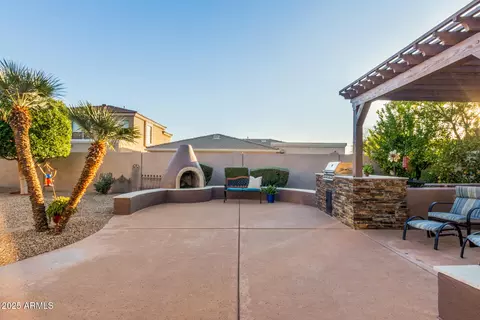 Exterior - 4811 E Patrick Ln, Phoenix, AZ 85054 photo 6 of 22