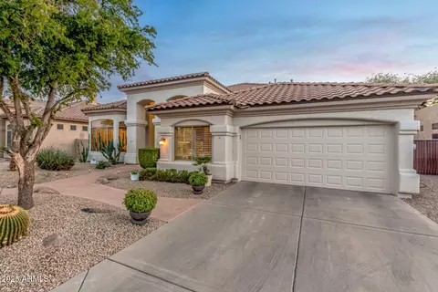 Exterior - 4811 E Patrick Ln, Phoenix, AZ 85054 photo 14 of 22
