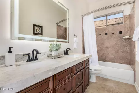 Bath - 4811 E Patrick Ln, Phoenix, AZ 85054 photo 6 of 6