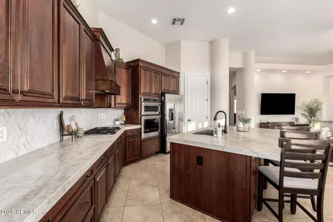 Kitchen - 4811 E Patrick Ln, Phoenix, AZ 85054 photo 2 of 4