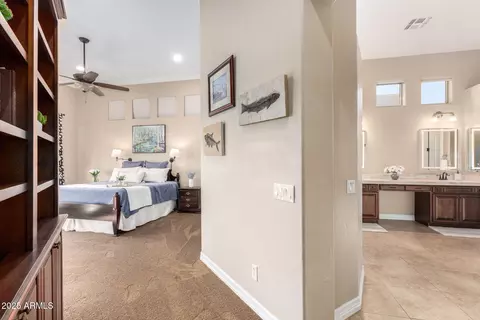 Entry Way - 4811 E Patrick Ln, Phoenix, AZ 85054 photo 2 of 4