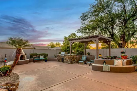 Exterior - 4811 E Patrick Ln, Phoenix, AZ 85054 photo 15 of 22