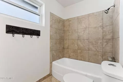 Bath - 3312 E Flower St, Phoenix, AZ 85018 photo 4 of 5