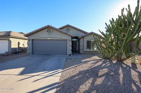 2711 E Campo Bello Dr, Phoenix, AZ 85032