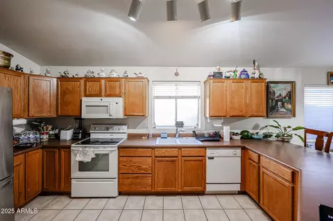 2711 E Campo Bello Dr, Phoenix, AZ 85032 photo 9