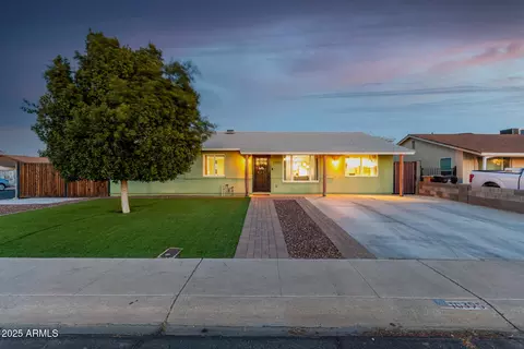 10395 N 73rd Dr, Peoria, AZ 85345
