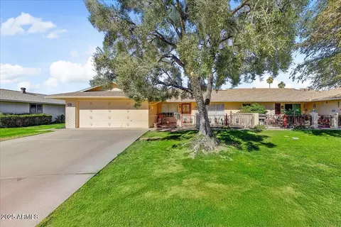 9506 W Greenhurst Dr, Sun City, AZ 85351