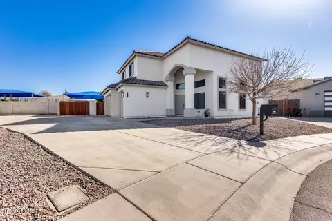 4333 W Shaw Butte Dr, Glendale, AZ 85304