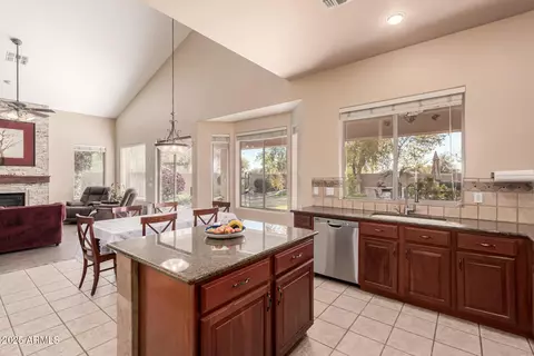 4221 E Carriage Way, Gilbert, AZ 85297 photo 10