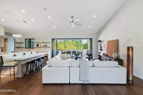 4602 E Arcadia Ln, Phoenix, AZ 85018 photo 8