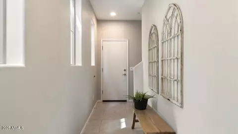 Entry Way - 1693 E Dogwood Ln, Gilbert, AZ 85295 photo 4 of 5
