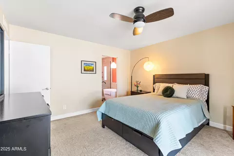 530 E Calavar Rd, Phoenix, AZ 85022 photo 17