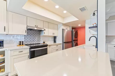 530 E Calavar Rd, Phoenix, AZ 85022 photo 13