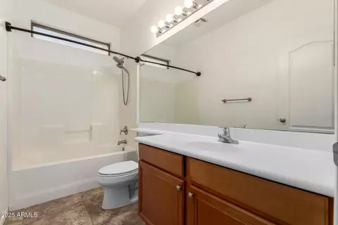 Bath - 5331 E Holmes Ave, Mesa, AZ 85206 photo 3 of 3
