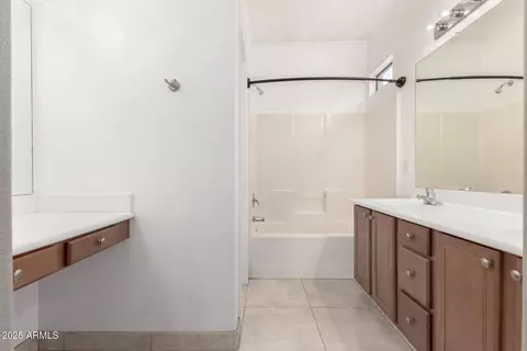 Bath - 5331 E Holmes Ave, Mesa, AZ 85206 photo 1 of 3