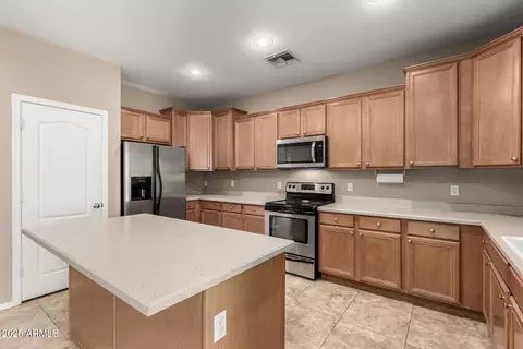 Kitchen - 5331 E Holmes Ave, Mesa, AZ 85206 photo 2 of 2