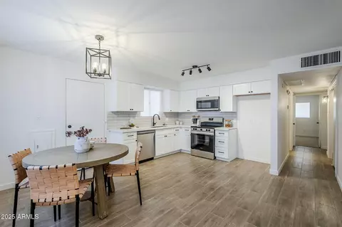 3021 W Ocotillo Rd, Phoenix, AZ 85017