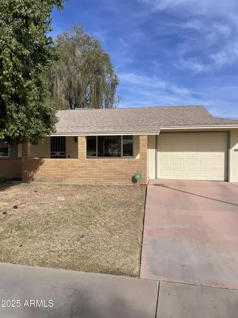 10630 W Roundelay Cir, Sun City, AZ 85351