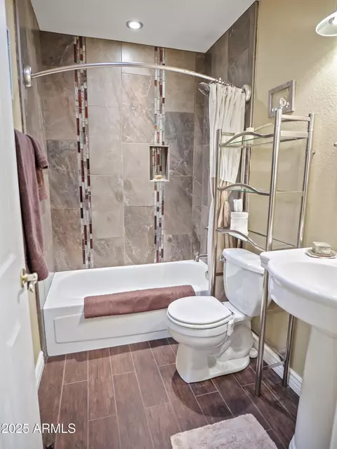 Bath - 4142 E Sahuaro Dr, Phoenix, AZ 85028 photo 5 of 5