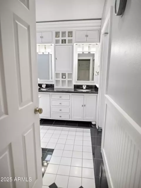 Bath - 4142 E Sahuaro Dr, Phoenix, AZ 85028 photo 1 of 5