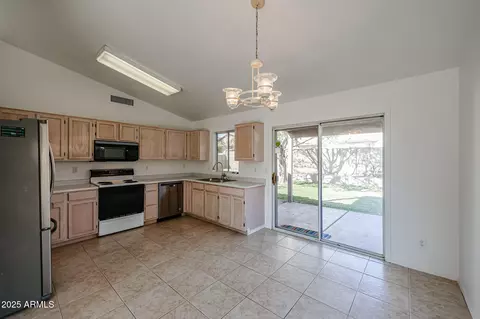 Kitchen - 2828 E Blackhawk Dr, Phoenix, AZ 85050 photo 1 of 2