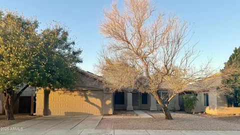 2828 E Blackhawk Dr, Phoenix, AZ 85050