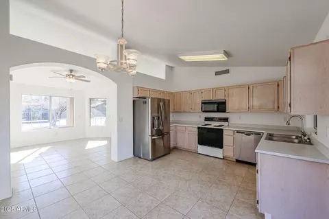 Kitchen - 2828 E Blackhawk Dr, Phoenix, AZ 85050 photo 2 of 2