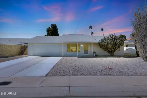 10629 W Willow Creek Cir, Sun City, AZ 85373