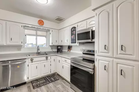 Kitchen - 6702 E Adobe St, Mesa, AZ 85205 photo 2 of 5