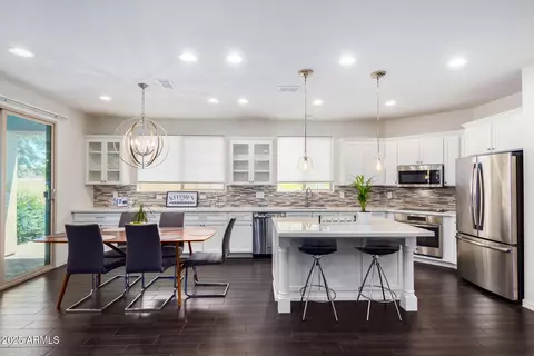 Kitchen - 1263 E Brookwood Ct, Phoenix, AZ 85048 photo 1 of 2