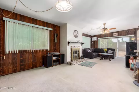 Living - 10461 W Devonshire Ave, Phoenix, AZ 85037 photo 1 of 4