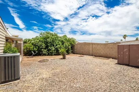 Exterior - 10461 W Devonshire Ave, Phoenix, AZ 85037 photo 4 of 5