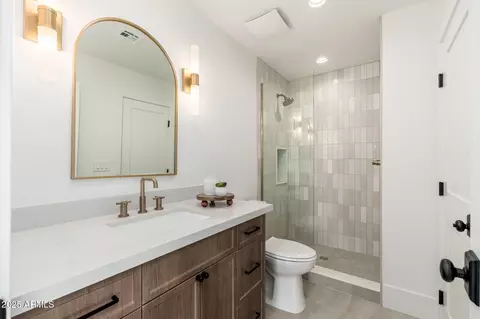 Bath - 3427 E Campbell Ave, Phoenix, AZ 85018 photo 11 of 11