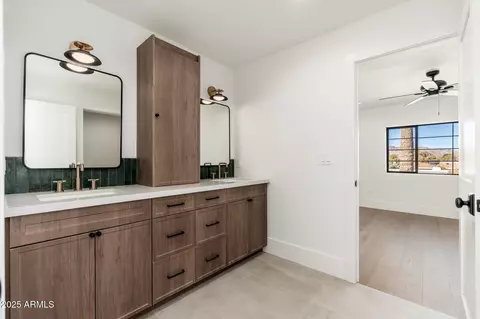 Bath - 3427 E Campbell Ave, Phoenix, AZ 85018 photo 8 of 11
