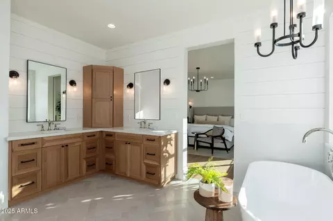 Bath - 3427 E Campbell Ave, Phoenix, AZ 85018 photo 6 of 11