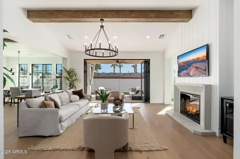 Living - 3427 E Campbell Ave, Phoenix, AZ 85018 photo 1 of 7