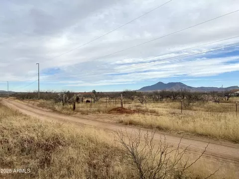 10255 E Calle Tormenta -- #-, Hereford, AZ 85615