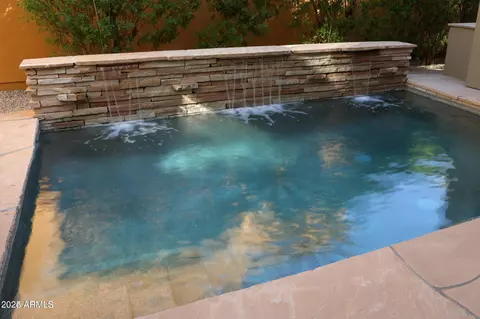 Exterior - 3982 E Sandpiper Dr, Phoenix, AZ 85050 photo 3 of 10