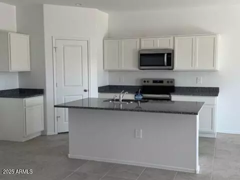 Kitchen - 1419 W Hess Ave, Coolidge, AZ 85128 photo 2 of 5