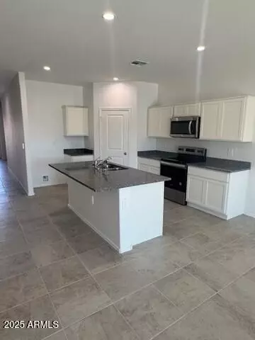 Kitchen - 1419 W Hess Ave, Coolidge, AZ 85128 photo 3 of 5
