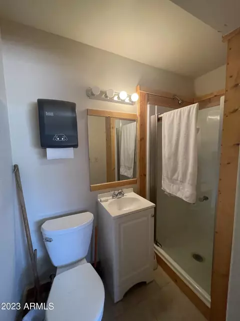 Bath - 614 W Frontier St E, Payson, AZ 85541 photo 2 of 2