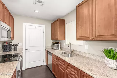 Kitchen - 4424 N 37th Ave, Phoenix, AZ 85019 photo 2 of 3
