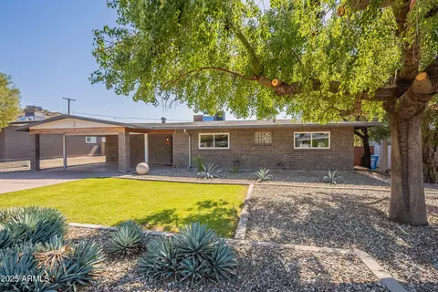 1219 E Seldon Ln, Phoenix, AZ 85020
