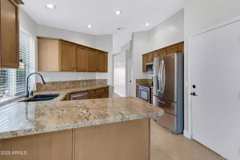 2023 E Glenhaven Dr, Phoenix, AZ 85048 photo 9