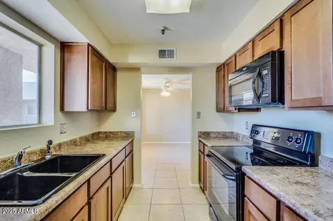7474 Earll Dr #317, Scottsdale, AZ 85251